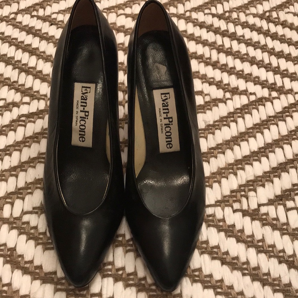 Evan Picone black heels